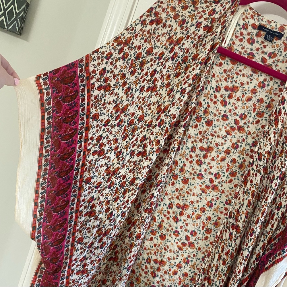 AMERICAN EAGLE • Cream + Red Floral Kimono Duster - Picture 3 of 6